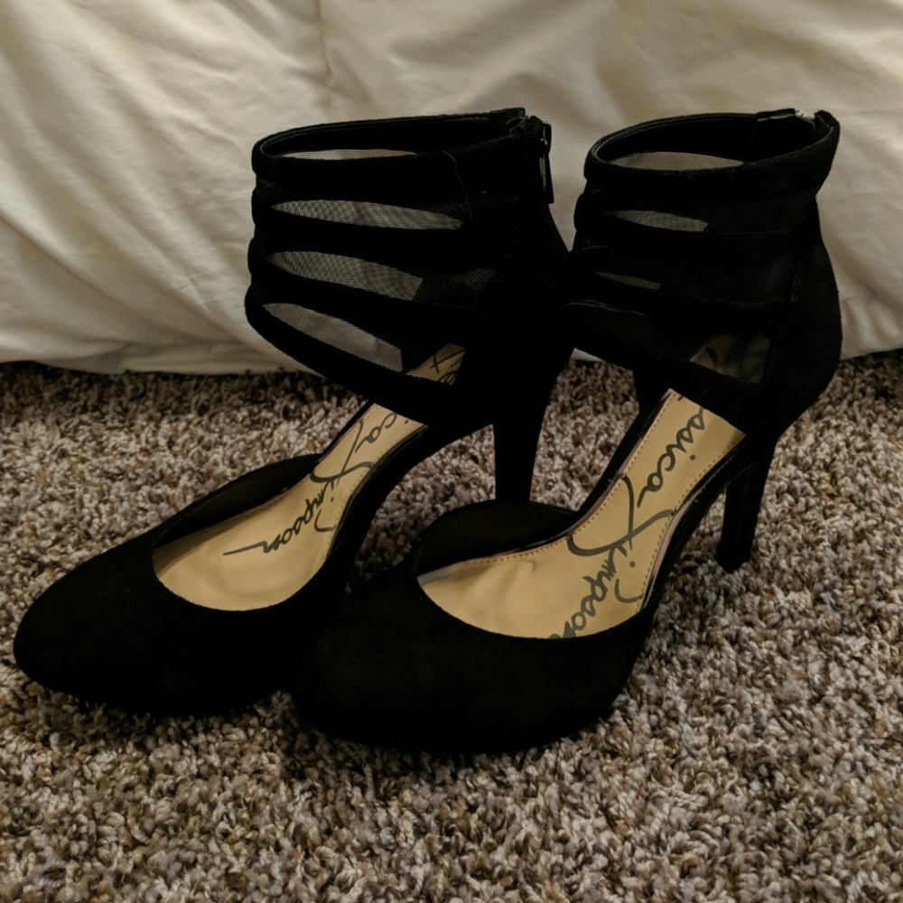 Jessica Simpson black heels